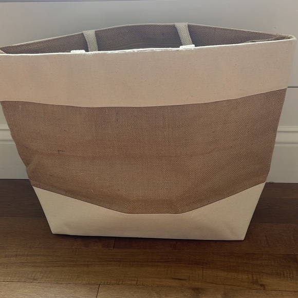 Disney Cruise Line Castaway Club Beach Tote - Picture 3 of 5